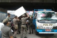 Ganggu Pengendara dan...