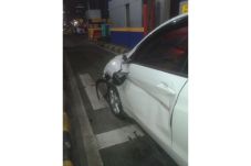 Kecelakaan Mobil Terjadi...