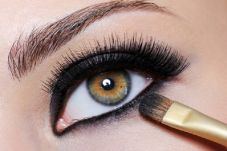 4 Tips Make Up untuk...