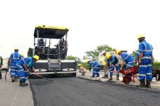 Pengaspalan Tol Tangerang-Merak...
