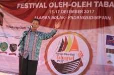 Bupati Tapsel Apresiasi...