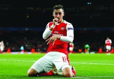 Soal Oezil ke Manchester...