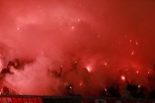 Derby Berdarah, 17 Suporter...