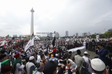 Ketua MPR Kecam Pihak-pihak...