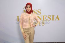 Berhijab, Raudha Kasmir...