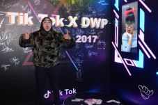 Aplikasi Tik Tok Bidik...