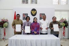 Efektifkan Pembangunan...