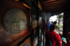 Menikmati Serunya Berwisata...