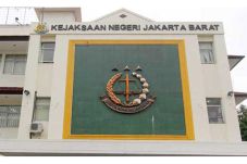 Kejari Jakbar Raih Predikat...