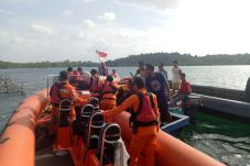 Kapal Pompong Tabrakan...