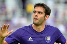 Kaka Resmi Umumkan Gantung...