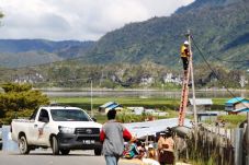 PLN Ngebut Listriki...