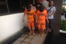 Tiga Rampok Spesialis...