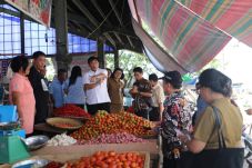 Jelang Natal-Tahun Baru,...