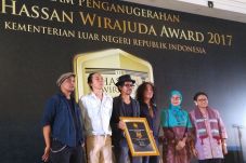 Kemlu RI Dapuk Slank...