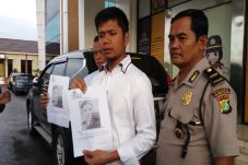 Polisi Sebar Sketsa...