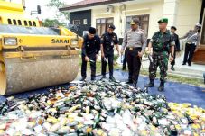Polres Sarolangun Musnahkan...