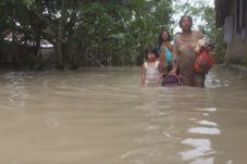 Dua Hari Terendam Banjir,...