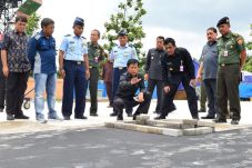 Lakukan Kunjungan ke...