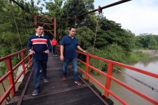 Garap Sektor Pariwisata...