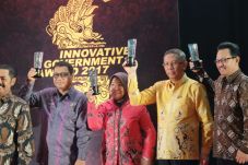 Permudah Perizinan,...