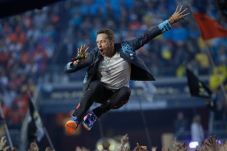 Chris Martin Terkaya...