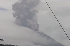Gunung Agung Erupsi...