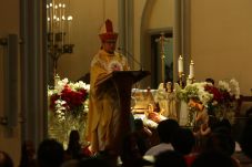 Uskup Agung Gereja Katedral...