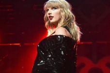 Taylor Swift Selamatkan...