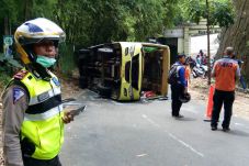 Bus Pengangkut 25 Pelajar...