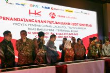 Tol Trans Sumatera,...
