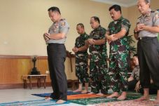 Jenderal Tito Imami...