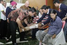 Perusahaan Diminta Buka...