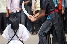 Tabrak Satu Keluarga...