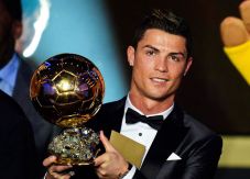 Cristiano Ronaldo Pertahankan...