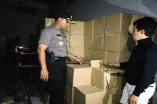Dua Gudang Penyimpanan...