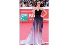 Lily Collins Selektif...