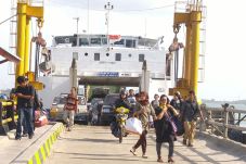 Liburan Tahun Baru,...