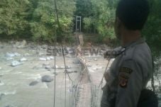 Jembatan Gantung di...