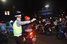 Jelang Malam Tahun Baru,...