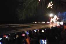 Ribuan Wisatawan Nikmati...