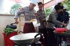 Asyik, Ada Nasi Goreng...