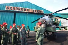 Diperkuat 8 Heli Apache,...