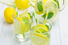Enam Manfaat Minum Air...