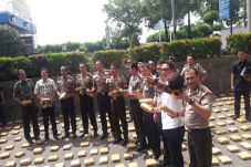 Ungkap 1,3 Ton Ganja,...