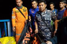 Speed Boat Dihantam...
