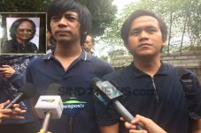 Sosok Almarhum Yon Koeswoyo...