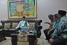 Wagub DKI Sambangi Rumah...