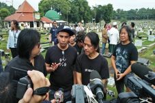 Sosok Om Yon Koeswoyo...