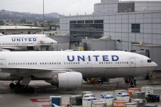 Penerbangan United Airlines...